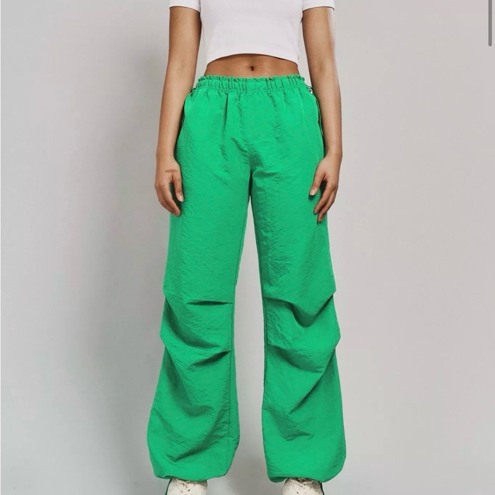 Vibrant Green Wide-Leg Pants